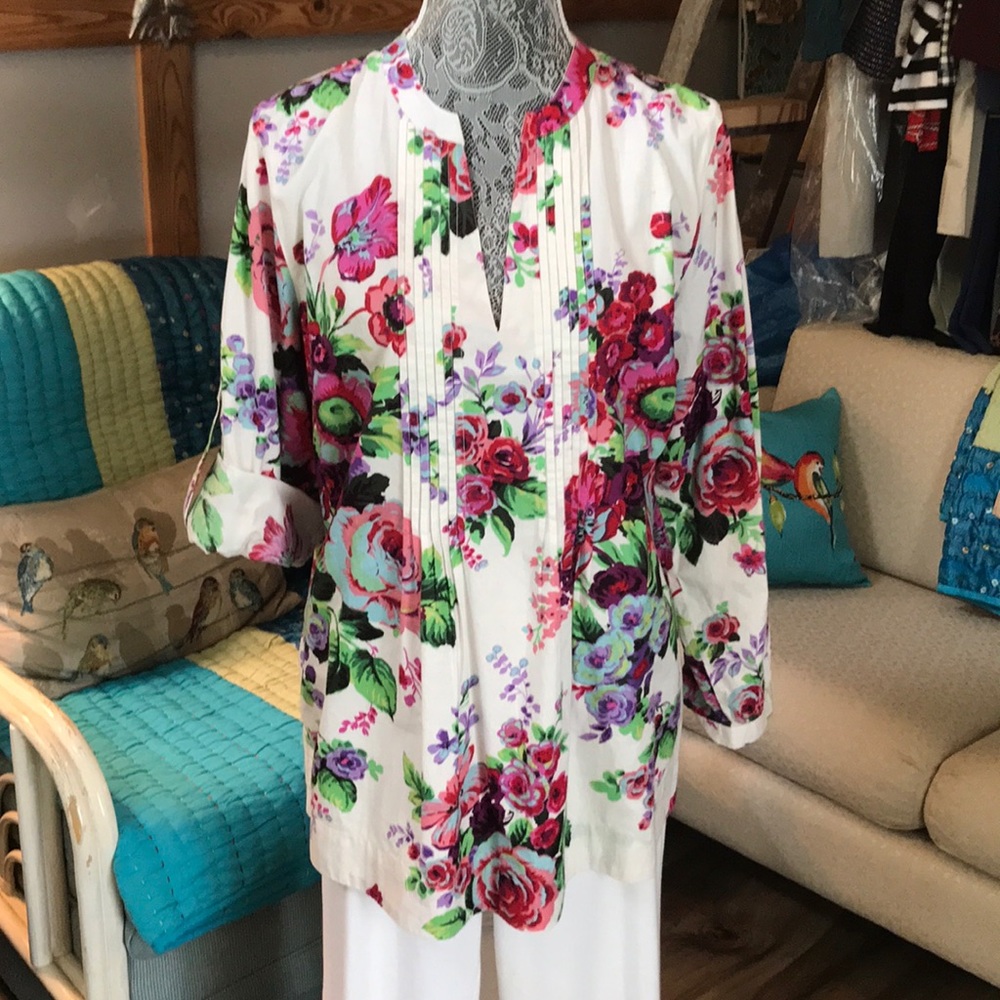 Soft Surroundings v-neck pullover, pleated front